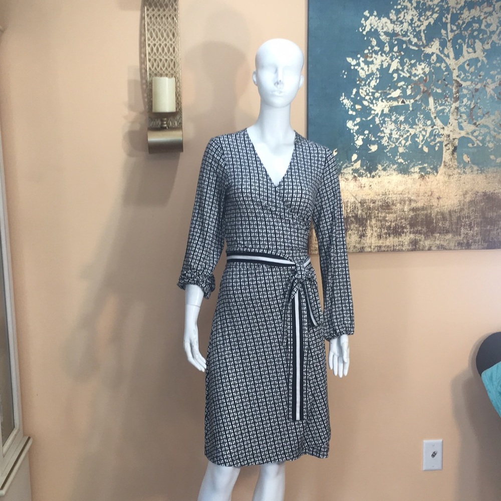 Worth New York Black and White wrap dress size 8